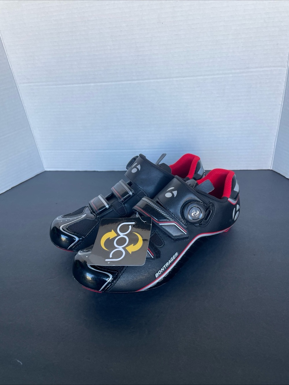 NEW Bontrager Circuit Mens Road Bike Shoe Black/red EURO 41/US 8 STRAP & BOA